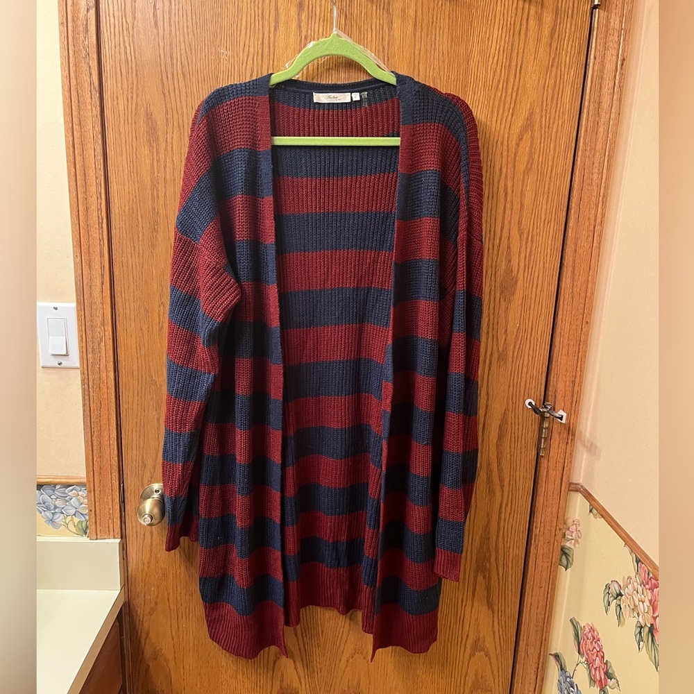Andre' by unit burgundy and navy long cardigan sweater. Size L, also fits XL.